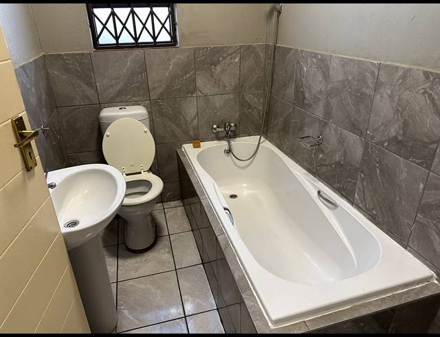 3 BEDROOM FREESTANDING FOR SALE IN KLERKSOORD